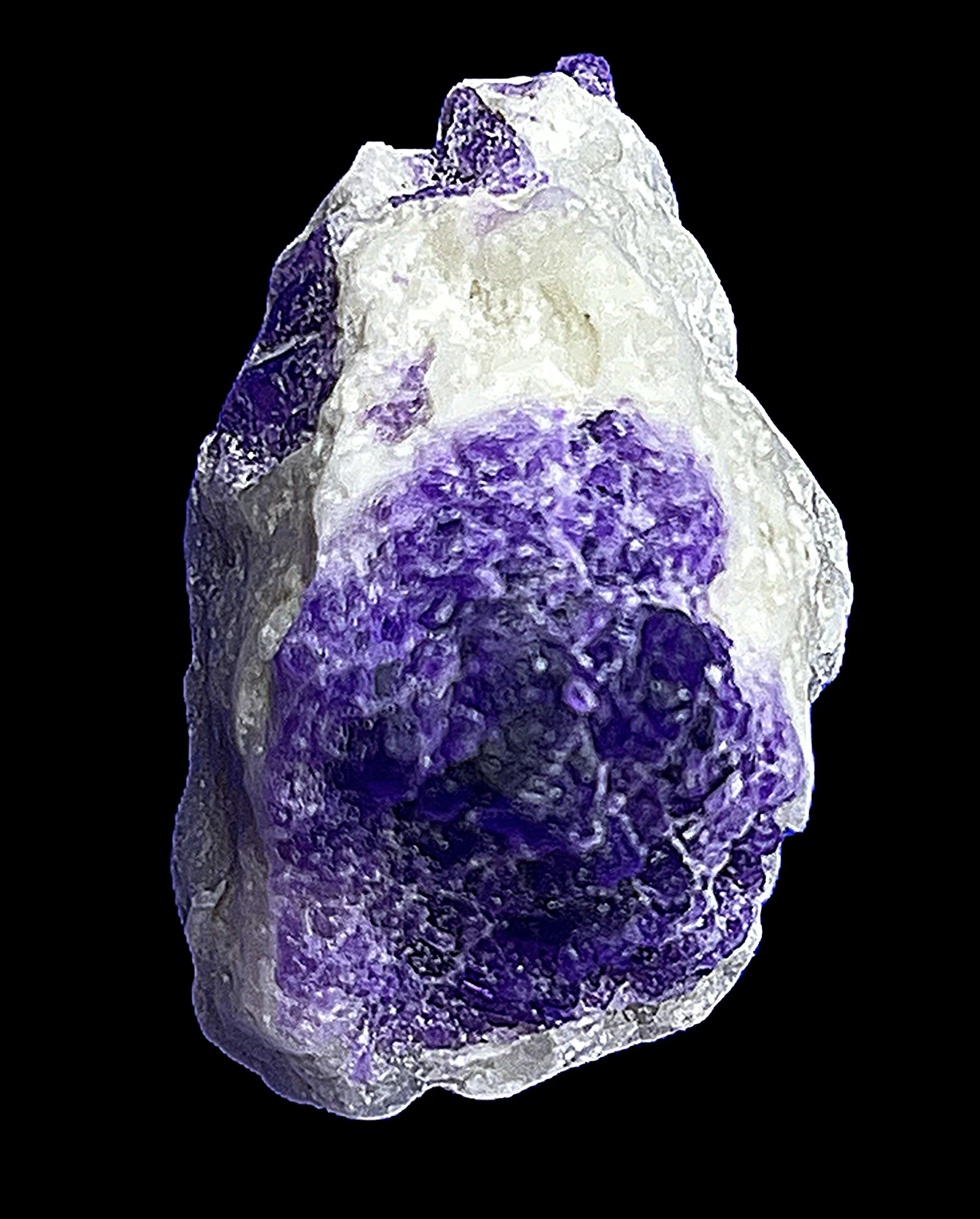 Hackmanit před a po ozáření DV; Ladjuar Medam, Sar-e-Sang, provincie Badakshan, Afghánistán. Fotografie a sbírka Adrian Aubrecht.